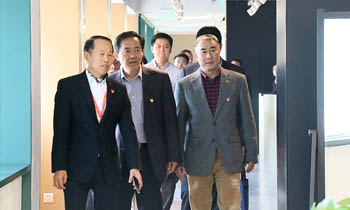 中國出口信用保險公司領(lǐng)導(dǎo)到聯(lián)橋集團調(diào)研