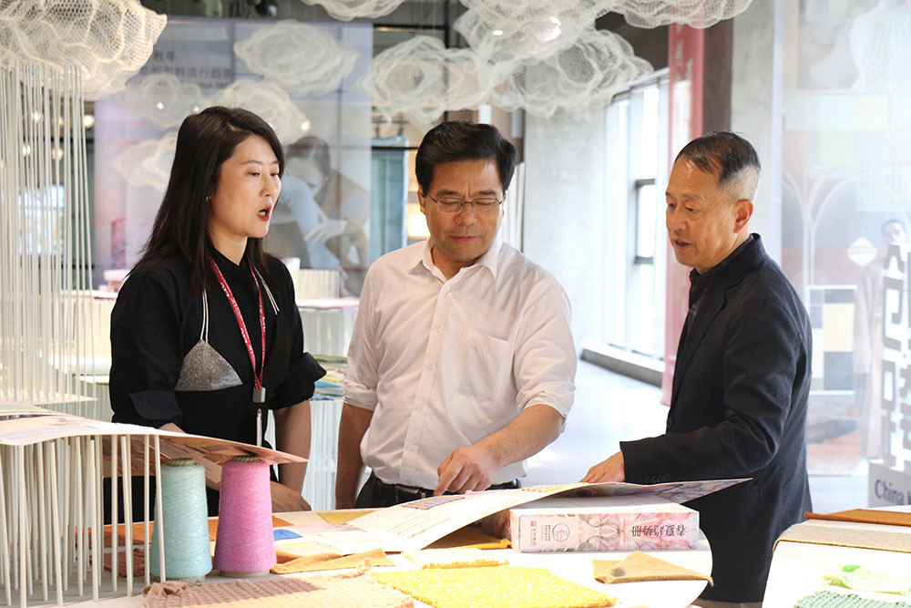 山東省商務(wù)廳領(lǐng)導(dǎo)帶領(lǐng)省市金融機(jī)構(gòu)來聯(lián)橋開展“商務(wù)+金融”惠企宣講服務(wù)對接活動