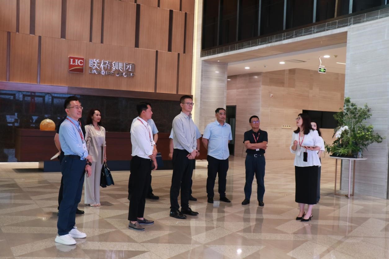 中國(guó)信保山東分公司司黨委書記、總經(jīng)理魏廣遠(yuǎn)來聯(lián)橋集團(tuán)調(diào)研