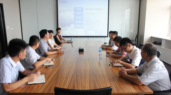 海淀區(qū)委組織部、中國(guó)人民大學(xué)調(diào)研組一行來(lái)聯(lián)橋集團(tuán)考察調(diào)研