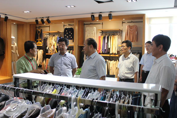 省總工會(huì)黨委書(shū)記劉贊杰一行來(lái)聯(lián)橋集團(tuán)考察調(diào)研