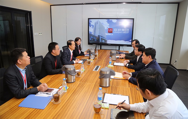 威海市委副書記、市長張海波到聯(lián)橋集團(tuán)調(diào)研