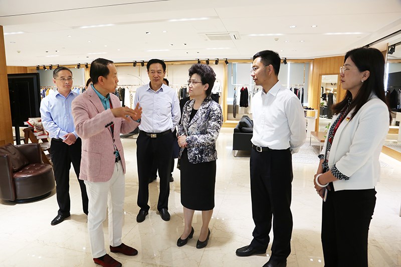 山東省委常委、統(tǒng)戰(zhàn)部部長邢善萍一行到聯(lián)橋集團(tuán)調(diào)研