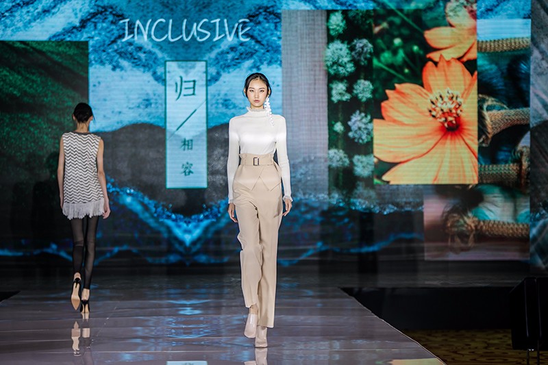 “創(chuàng)意 · 跨越 國家毛衫紗線資源共享平臺啟動儀式”在威海聯(lián)橋集團盛裝啟幕(圖41) “創(chuàng)意 · 跨越 國家毛衫紗線資源共享平臺啟動儀式”在威海聯(lián)橋集團盛裝啟幕(圖41)