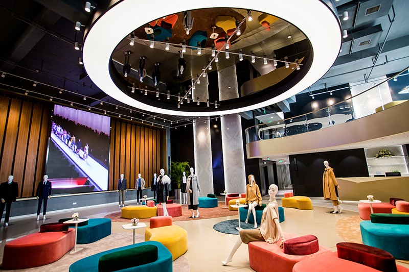 微信圖片_20181129214224.jpg “創(chuàng)意 · 跨越 國家毛衫紗線資源共享平臺啟動儀式”在威海聯(lián)橋集團盛裝啟幕(圖24)