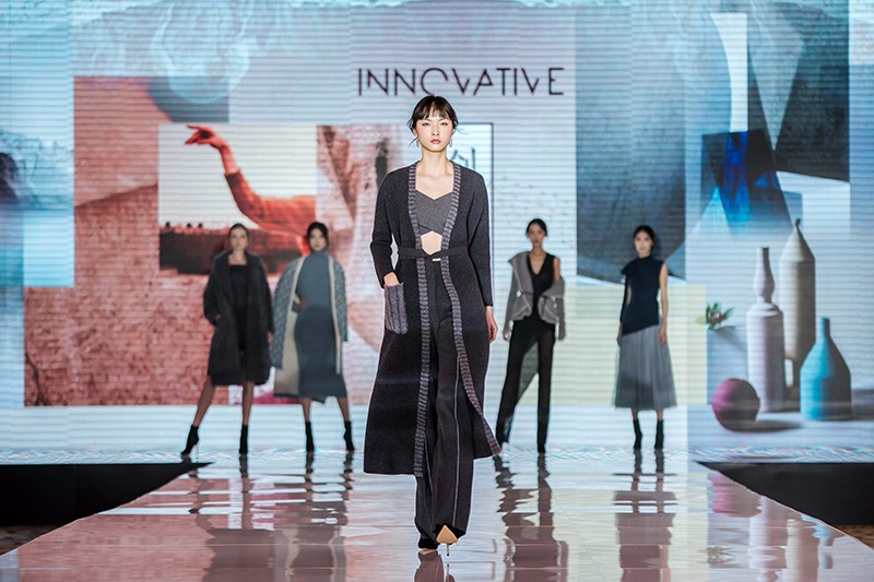 “創(chuàng)意 · 跨越 國家毛衫紗線資源共享平臺啟動儀式”在威海聯(lián)橋集團盛裝啟幕(圖27) “創(chuàng)意 · 跨越 國家毛衫紗線資源共享平臺啟動儀式”在威海聯(lián)橋集團盛裝啟幕(圖27)