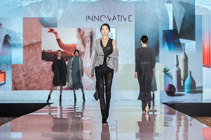 “創(chuàng)意 · 跨越 國家毛衫紗線資源共享平臺啟動儀式”在威海聯(lián)橋集團盛裝啟幕(圖28) “創(chuàng)意 · 跨越 國家毛衫紗線資源共享平臺啟動儀式”在威海聯(lián)橋集團盛裝啟幕(圖28)