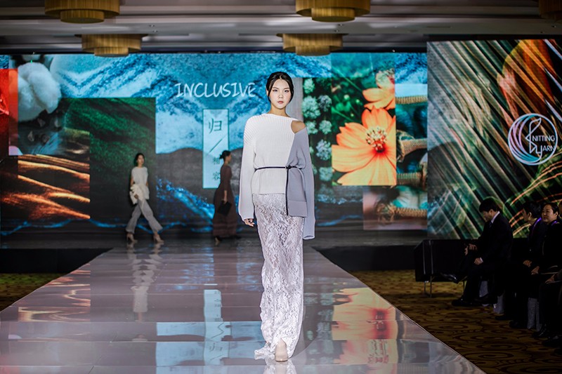 “創(chuàng)意 · 跨越 國家毛衫紗線資源共享平臺啟動儀式”在威海聯(lián)橋集團盛裝啟幕(圖44) “創(chuàng)意 · 跨越 國家毛衫紗線資源共享平臺啟動儀式”在威海聯(lián)橋集團盛裝啟幕(圖44)