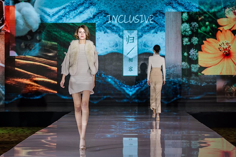 “創(chuàng)意 · 跨越 國家毛衫紗線資源共享平臺啟動儀式”在威海聯(lián)橋集團盛裝啟幕(圖45) “創(chuàng)意 · 跨越 國家毛衫紗線資源共享平臺啟動儀式”在威海聯(lián)橋集團盛裝啟幕(圖45)