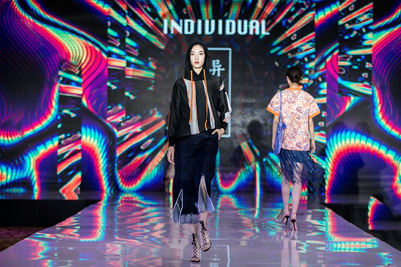 “創(chuàng)意 · 跨越 國家毛衫紗線資源共享平臺啟動儀式”在威海聯(lián)橋集團盛裝啟幕(圖53) “創(chuàng)意 · 跨越 國家毛衫紗線資源共享平臺啟動儀式”在威海聯(lián)橋集團盛裝啟幕(圖53)