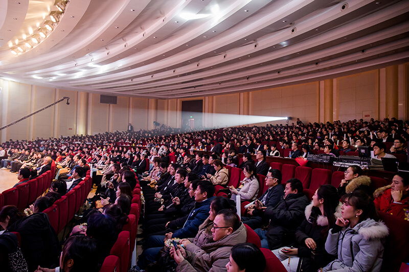 同心筑夢,攜手奮進——聯橋集團2019感恩年會隆重舉行(圖17) 1-20011QI134931.jpg