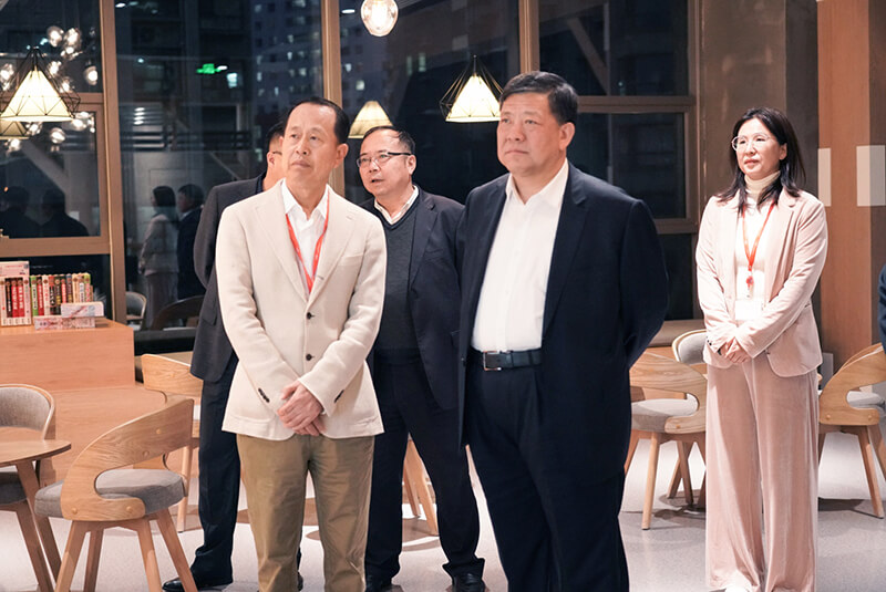 吉林大學(xué)黨委書(shū)記姜治瑩一行到聯(lián)橋集團(tuán)調(diào)研(圖1) 吉林大學(xué)黨委書(shū)記姜治瑩一行到聯(lián)橋集團(tuán)調(diào)研(圖1)